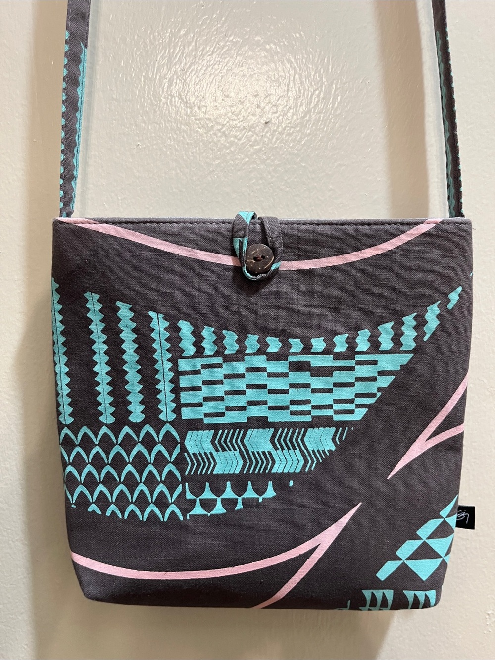 Sig Zane Crossbody bag